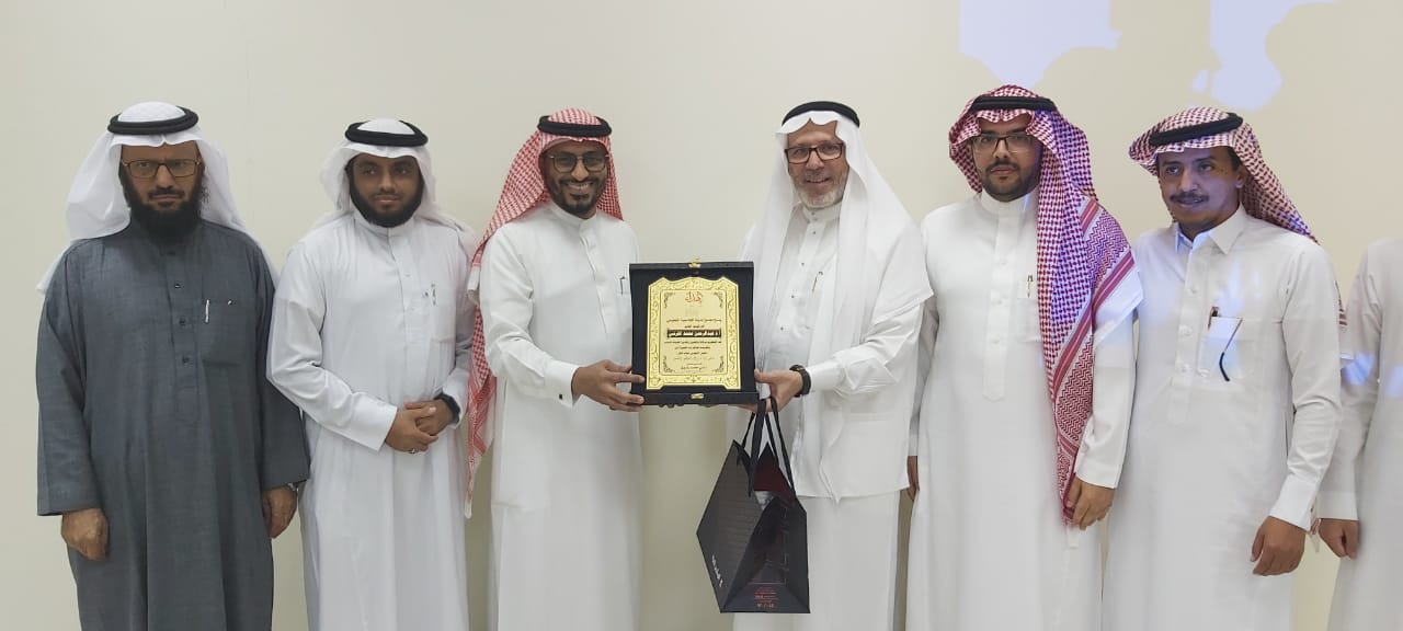 سعادة عميد كلية المجتمع يقدم محاضرة بعنوان العمل التطوعي عطاء الخير، ضمن فعاليات ملتقى العمل التطوعي بجامعة نجران 2019 – الفصل الأول 40-1441